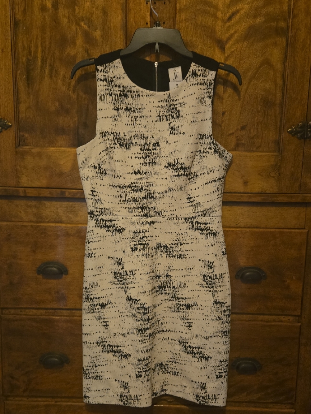 Julia Jordan Black and White Textured Sleeveless Sheath Dress, Originally $229!